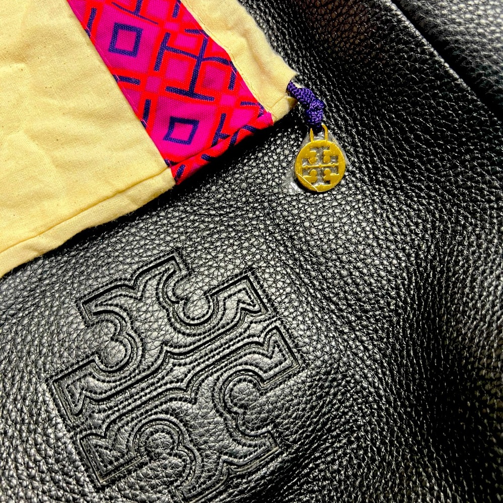 Beautiful pebble leather Tory bag
